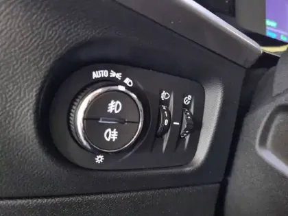 Photo 100 Opel Mokka  Electrique 136 ch & Batterie 50 kWh