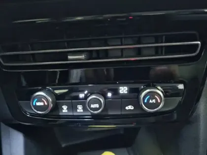 Photo 24 Opel Mokka  Electrique 136 ch & Batterie 50 kWh