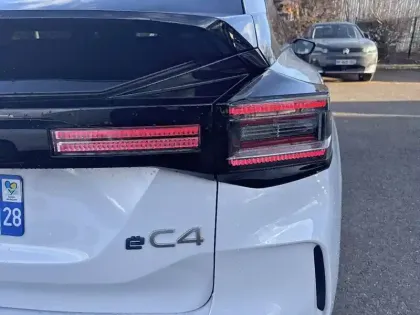Photo 16 Citroën C4 e- 156 ch autonomie étendue
