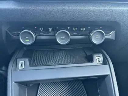 Photo 18 Citroën C4 e- 156 ch autonomie étendue