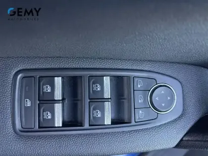 Photo 11 Renault Captur  TCe 140 EDC - 21