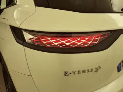 Photo 37 DS DS 7 DS7 Crossback Hybride 300 E-Tense EAT8 4x4