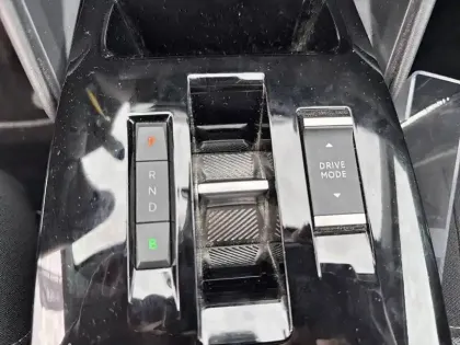 Photo 13 Citroën C4 e- 136 ch Automatique