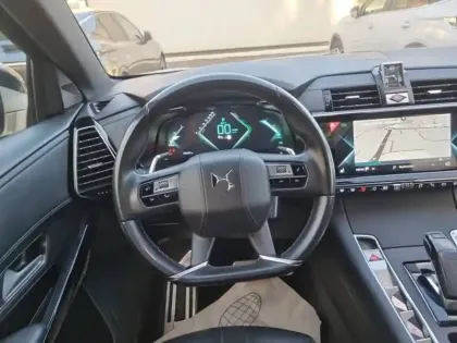 Photo 8 DS Ds 7 DS7 Crossback Hybride E-Tense 225 EAT8