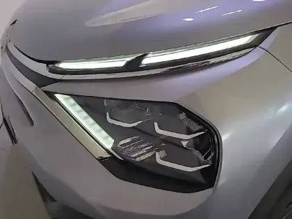 Photo 15 Citroën C4  Hybride 136 e-DCS6