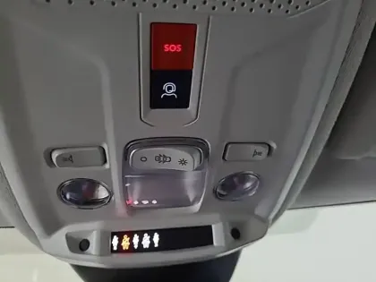 Photo 25 Citroën C4  Hybride 136 e-DCS6