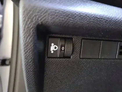 Photo 59 Citroën C4  Hybride 136 e-DCS6