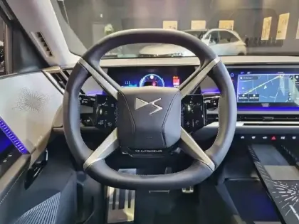 Photo 8 DS DS 8 DS N°8 230 ch FWD Standard Range