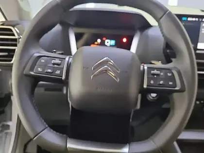 Photo 8 Citroën C4  BlueHDi 130 EAT8