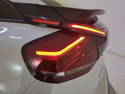 Photo 16 Citroën C4  BlueHDi 130 EAT8