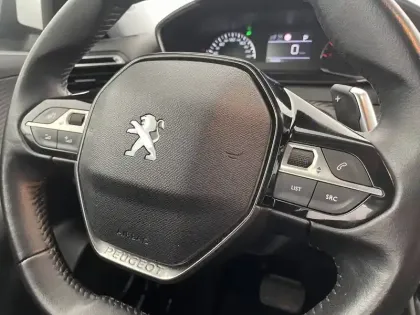 Photo 28 Peugeot 2008  PureTech 130 S&S EAT8