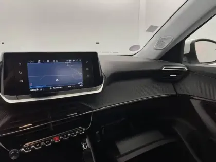 Photo 26 Peugeot 2008  PureTech 130 S&S EAT8