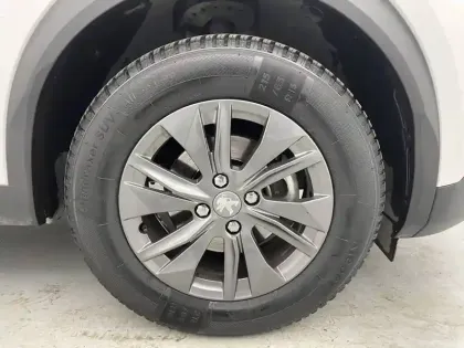 Photo 17 Peugeot 2008  PureTech 130 S&S EAT8