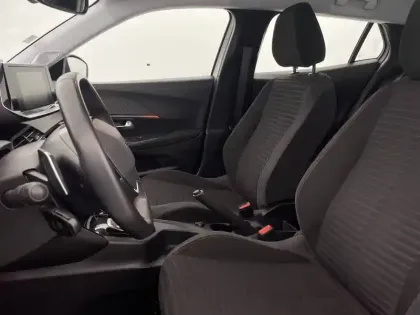 Photo 13 Peugeot 2008  PureTech 130 S&S EAT8