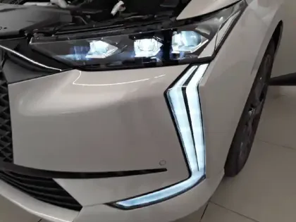 Photo 46 DS DS 4  PureTech 130 EAT8