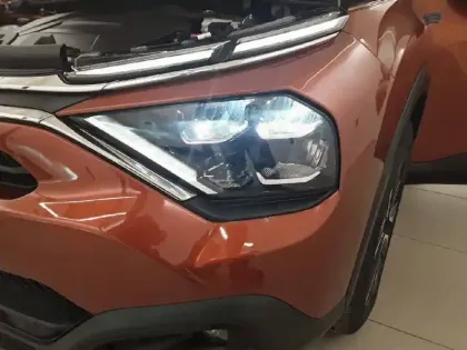 Photo 15 Citroën C4 e- 136 ch Automatique