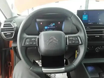 Photo 8 Citroën C4 e- 136 ch Automatique