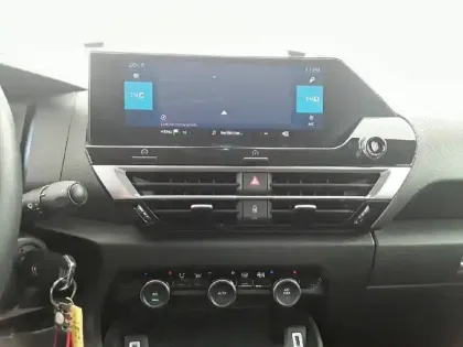 Photo 14 Citroën C4 e- 136 ch Automatique