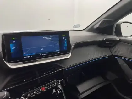 Photo 31 Peugeot 208  Electrique 50 kWh 136ch