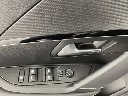 Photo 27 Peugeot 208  Electrique 50 kWh 136ch