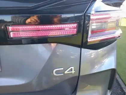 Photo 16 Citroën C4  Hybride 136 e-DCS6