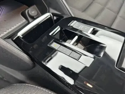 Photo 33 Citroën C4  Hybride 136 e-DCS6