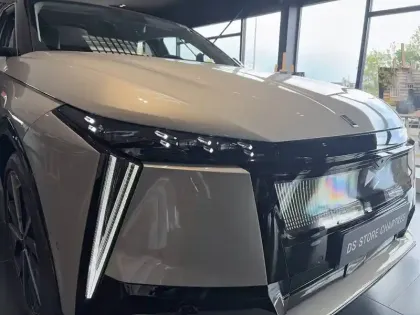 Photo 14 DS DS 8 DS N°8 230 ch FWD Standard Range