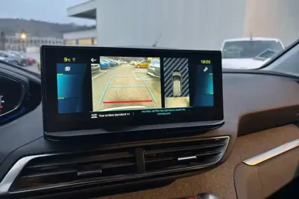 Photo 18 Peugeot 3008  Hybrid 225 e-EAT8