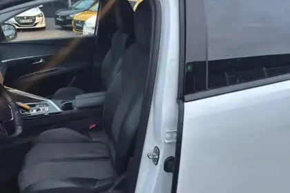 Photo 9 Peugeot 3008  Hybrid 225 e-EAT8