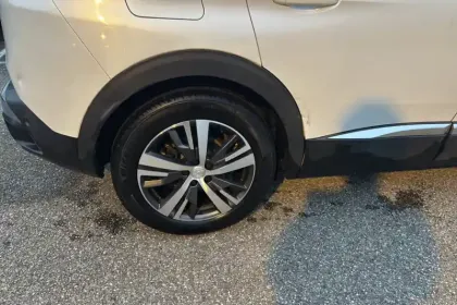 Photo 13 Peugeot 3008  Hybrid 225 e-EAT8