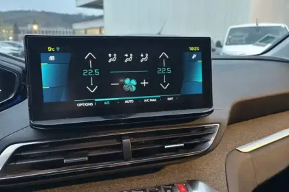 Photo 15 Peugeot 3008  Hybrid 225 e-EAT8