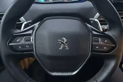 Photo 17 Peugeot 3008  Hybrid 225 e-EAT8
