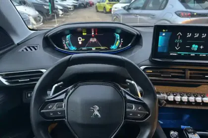 Photo 16 Peugeot 3008  Hybrid 225 e-EAT8