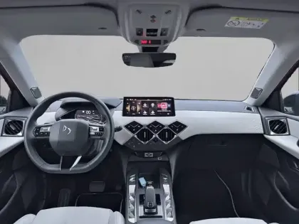 Photo 31 DS DS 3  PureTech 130 EAT8