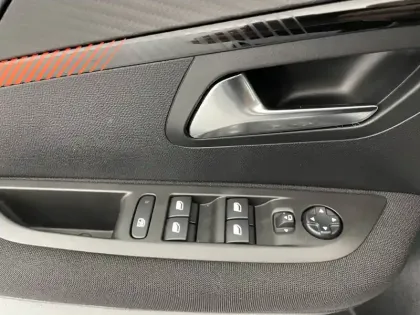 Photo 25 Peugeot 208  PureTech 75 S&S BVM5