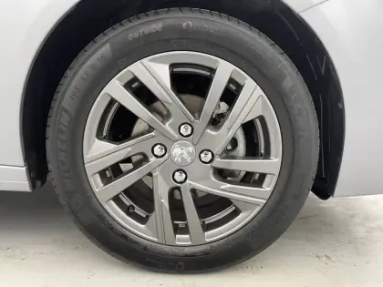 Photo 17 Peugeot 208  PureTech 75 S&S BVM5
