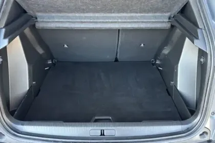 Photo 8 Peugeot 2008  Hybrid 136 e-DCS6