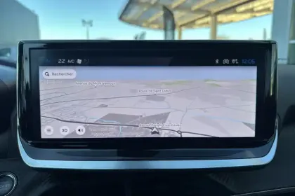 Photo 20 Peugeot 2008  Hybrid 136 e-DCS6