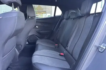 Photo 66 Peugeot 2008  Hybrid 136 e-DCS6