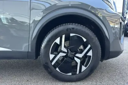 Photo 13 Peugeot 2008  Hybrid 136 e-DCS6