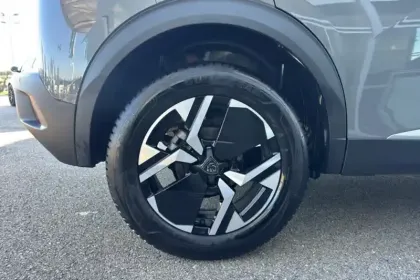 Photo 14 Peugeot 2008  Hybrid 136 e-DCS6