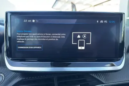 Photo 79 Peugeot 2008  Hybrid 136 e-DCS6