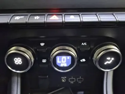 Photo 88 Renault Captur  TCe 90