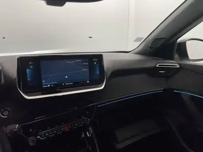 Photo 27 Peugeot 2008  Electrique 136 ch