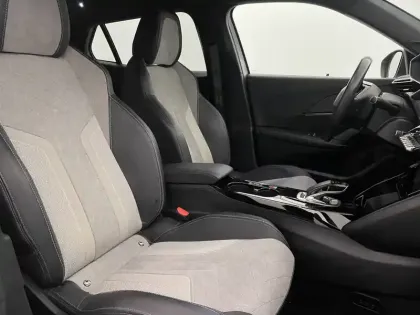 Photo 26 Peugeot 2008  Electrique 136 ch