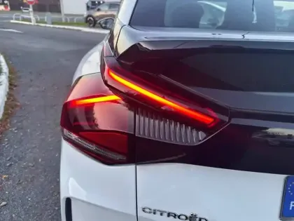 Photo 16 Citroën C4 e- 136 ch Automatique