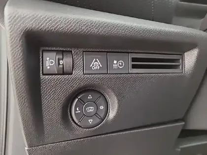 Photo 72 Citroën C4 e- 136 ch Automatique