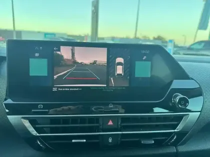 Photo 23 Citroën C4 e- 136 ch Automatique