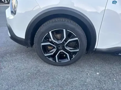 Photo 12 Citroën C4 e- 136 ch Automatique