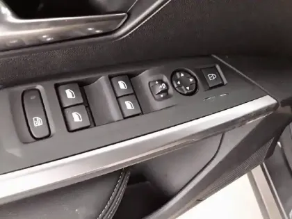 Photo 48 Peugeot 3008  Hybrid 136 e-DCS6
